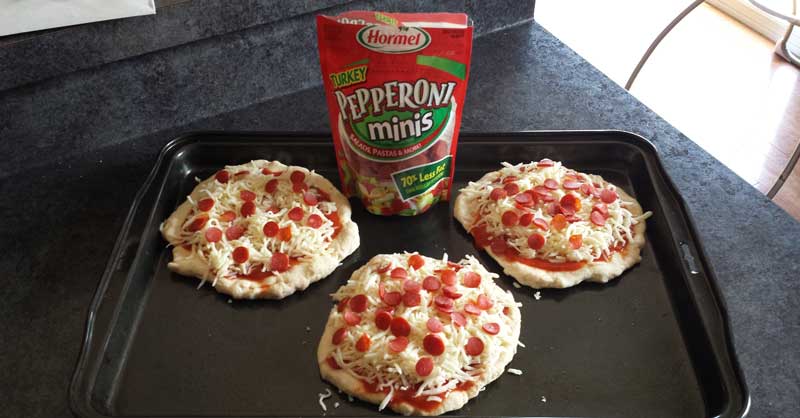 mini pizzas de pepperoni