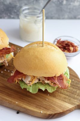 sandwich-de-pollo-y-bacon