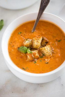 sopa-de-tomate-y-albahaca
