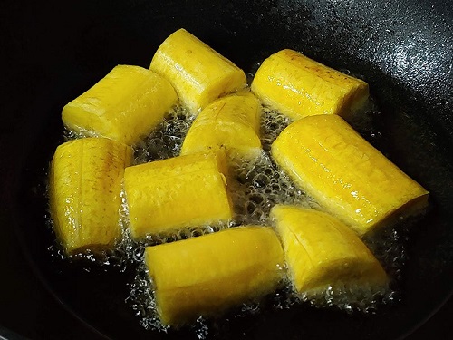 Cestas de plátano y cebolla