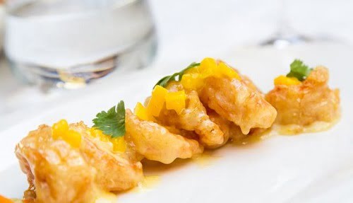 Gambas con salsa de mango