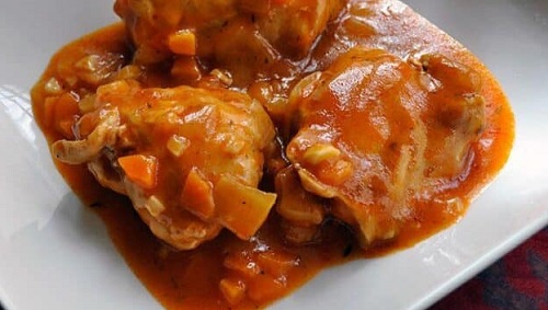 Pollo en salsa de pimientos Pollo en salsa de pimientos