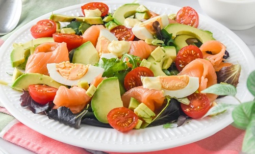 Ensalada de salmón ahumado