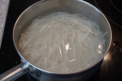 Fideos de arroz con pollo Fideos de arroz con pollo