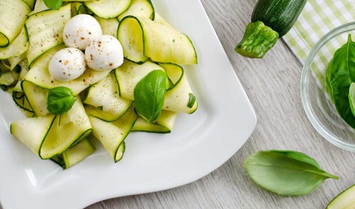 Ensalada de calabacín y mozzarella