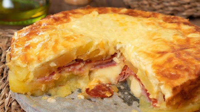Pastel de patata con jamón y queso Pastel de patata con jamón y queso