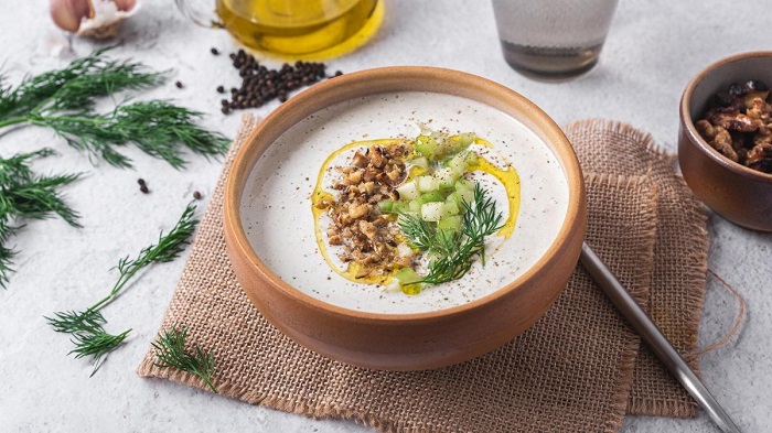 Sopa fría de yogur y pepino