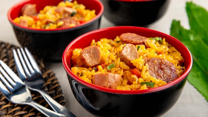 Arroz con salchichas