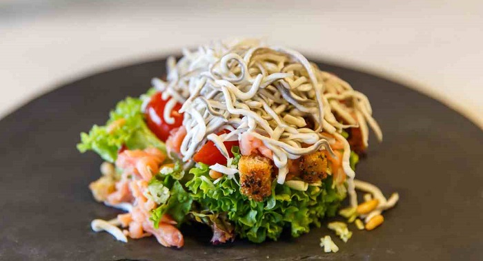 Ensalada de gulas