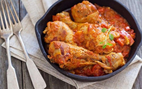 Muslos de pollo guisados