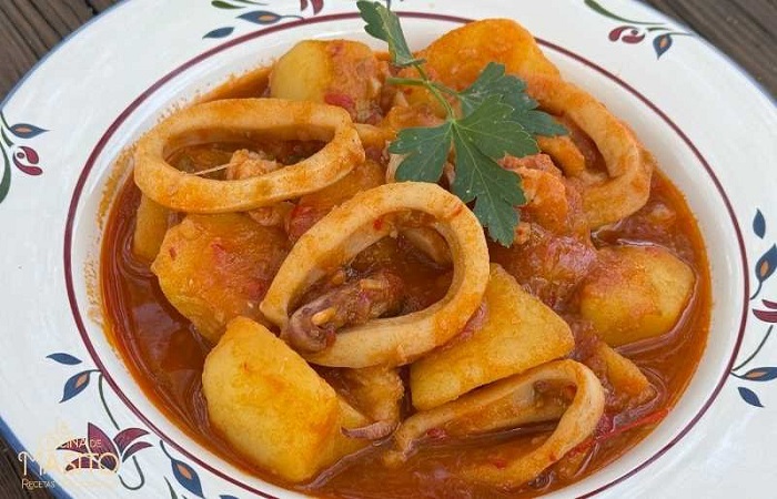 Inicio Guiso de calamares y patatas