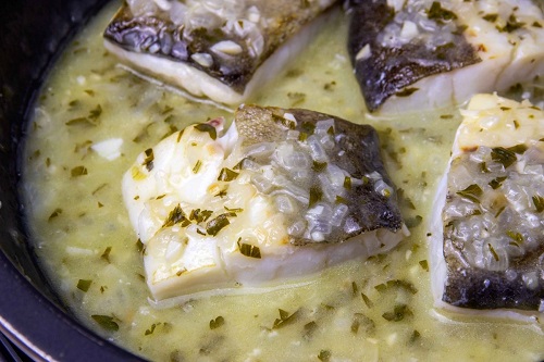 Bacalao con salsa verde Bacalao con salsa verde