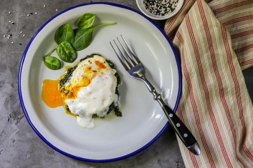 Huevos a la florentina Huevos a la florentina
